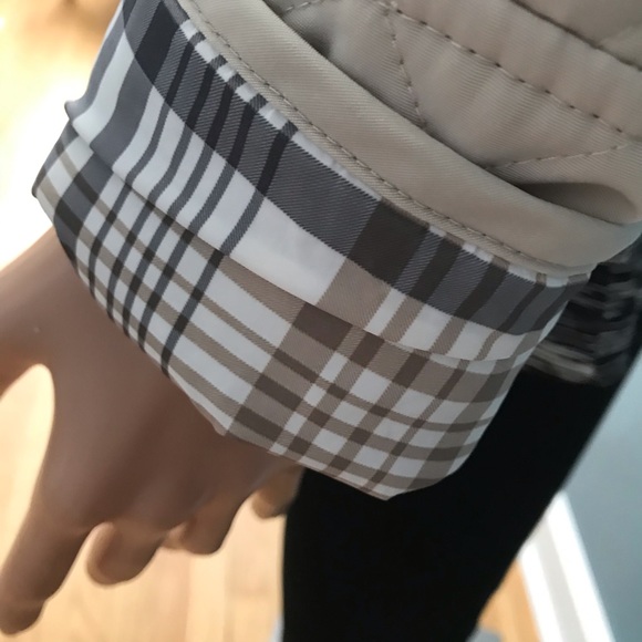 Portrait Spring Jacket in Stone Color - Picture 9 of 14